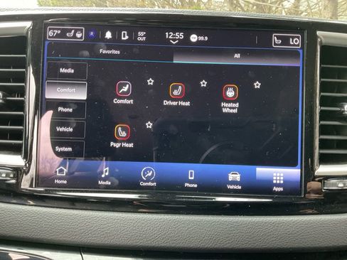 Used 2024 Chrysler Pacifica Touring-L image 21