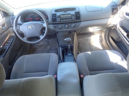Used 2005 Toyota Camry SE image 11