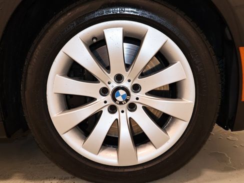 Used 2011 BMW 750Li xDrive image 40