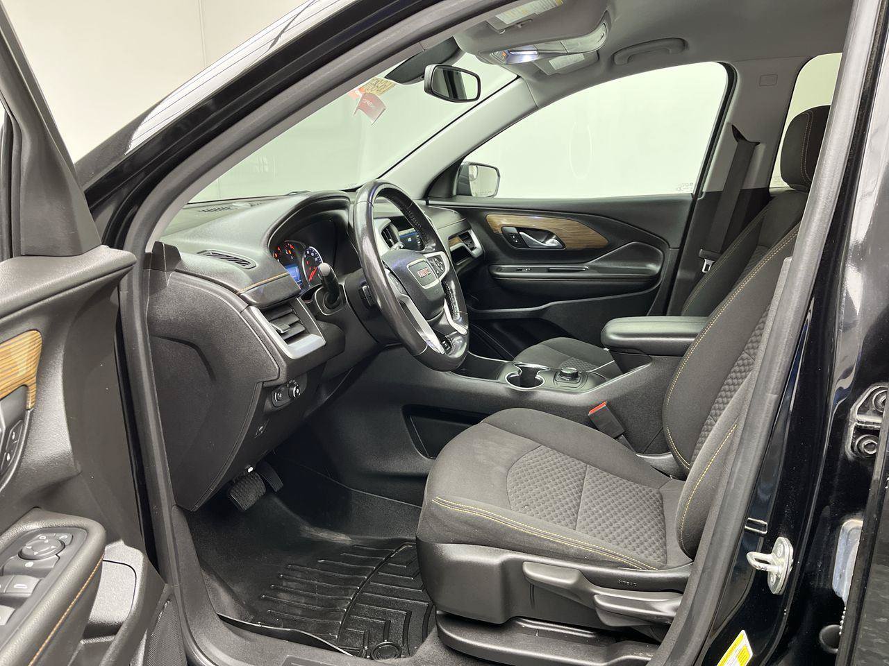 Used 2019 GMC Terrain SLE AWD/4WD image 3