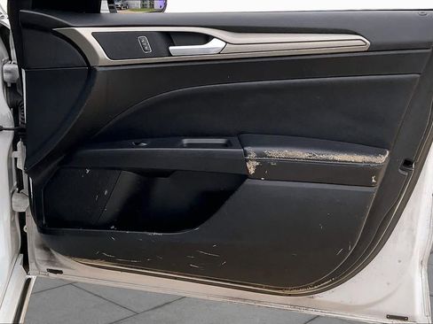 Used 2014 Ford Fusion SE FWD image 22