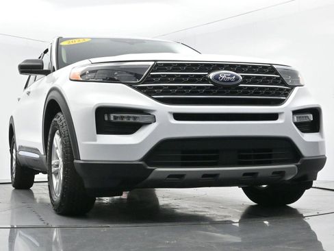 Used 2023 Ford Explorer XLT w/ Equipment Group 202A AWD/4WD image 49