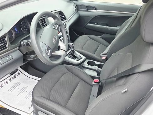 Used 2020 Hyundai Elantra SE w/ Cargo Package (C1) image 9