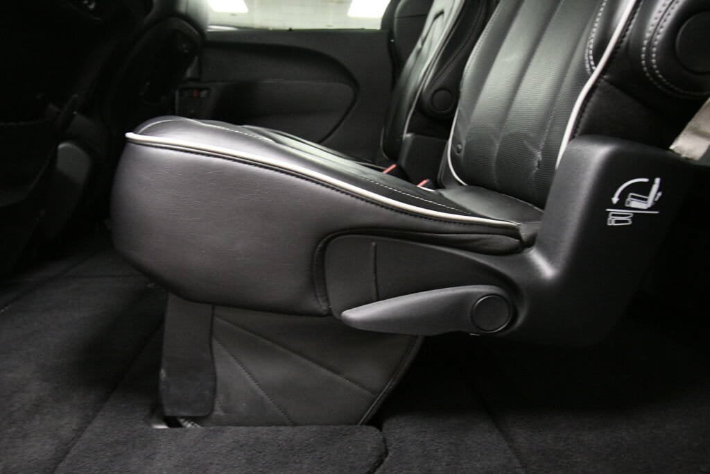 Used 2025 Chrysler Pacifica Limited FWD image 31