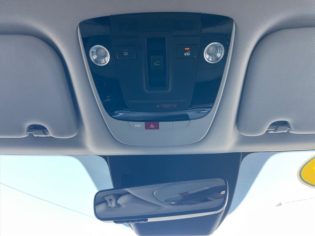 Used 2024 Kia Sorento S w/ Panoramic Sunroof Package FWD image 21