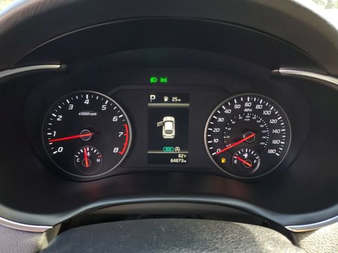 Used 2022 Kia Stinger GT1 w/ Red Interior Color Package RWD image 30