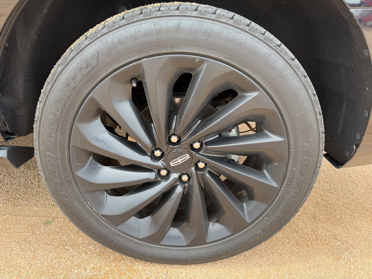 Used 2020 Lincoln Navigator Reserve w/ Equipment Group 208A Reserve AWD/4WD image 12