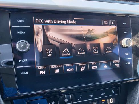 Used 2021 Volkswagen Arteon SE FWD image 25
