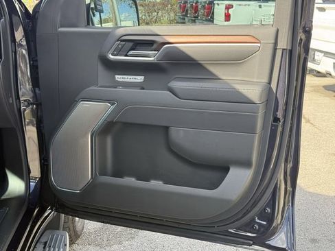Used 2025 GMC Sierra 1500 Denali image 38