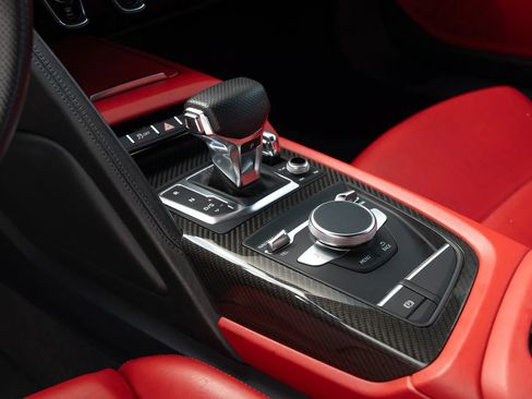 Used 2018 Audi R8 V10 RWD image 40