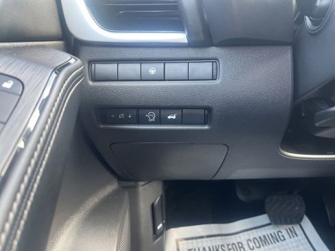 Used 2023 Nissan Rogue SL w/ SL Premium Package image 18