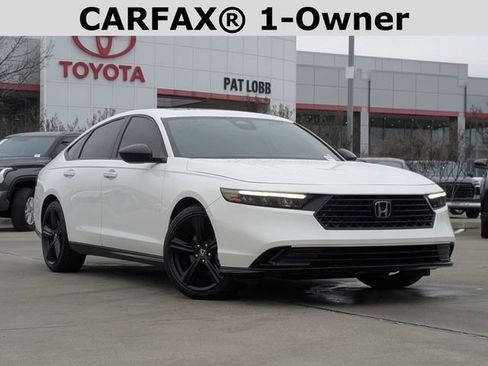 Used 2024 Honda Accord Sport image 2