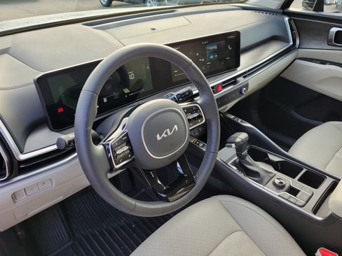 Certified 2025 Kia Sorento X-Line EX image 24
