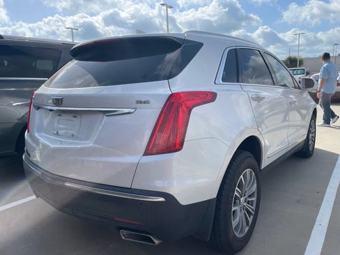 Used 2018 Cadillac XT5 Luxury w/ Driver Awareness Package FWD image 4