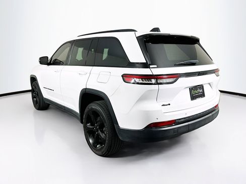 Used 2023 Jeep Grand Cherokee Altitude image 5