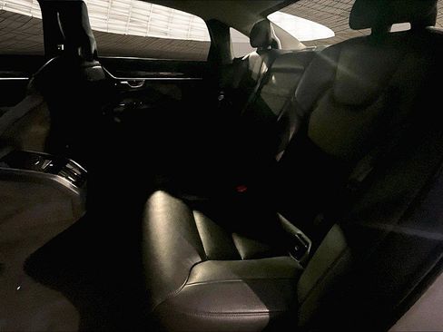 Used 2018 Volvo S90 T5 Momentum w/ Momentum Plus Package image 24