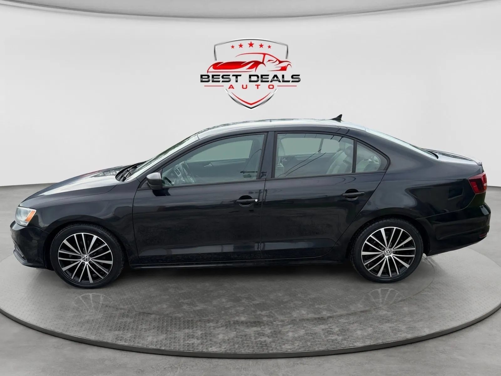 Used 2016 Volkswagen Jetta Sport FWD image 2