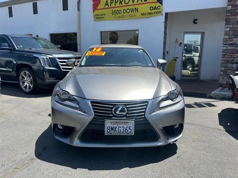 Used 2016 Lexus IS 200t RWD image 10