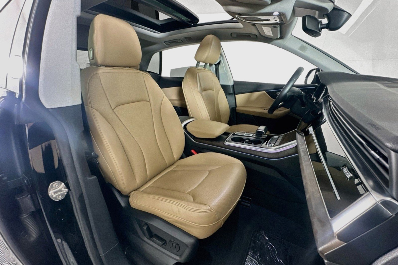 Used 2019 Audi Q8 Premium Plus w/ Premium Plus AWD/4WD image 8