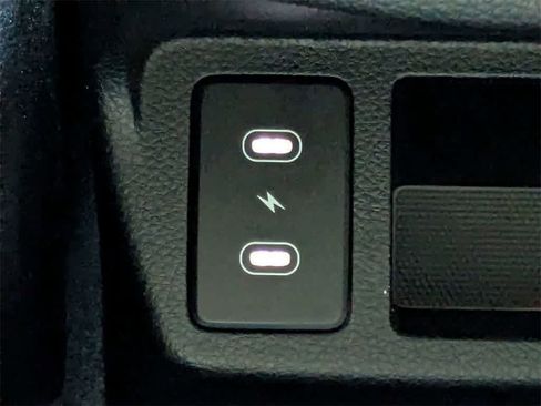 Used 2024 Kia Seltos S image 16