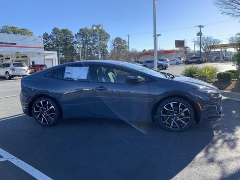 New 2026 Toyota Prius Plug-In Hybrid FWD image 9