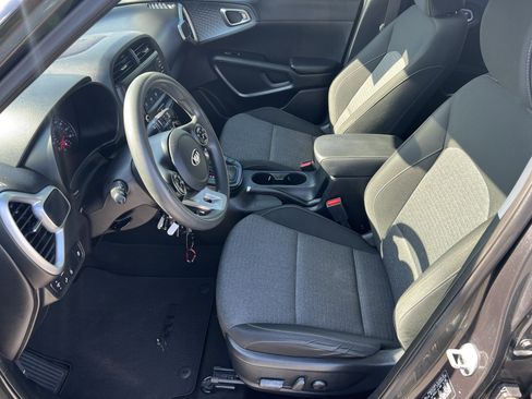 Used 2021 Kia Soul S image 18