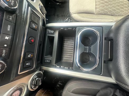 Used 2021 Nissan Titan SV w/ SV Convenience Package image 29