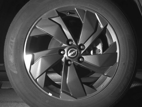 Used 2025 Nissan Rogue SV FWD image 13