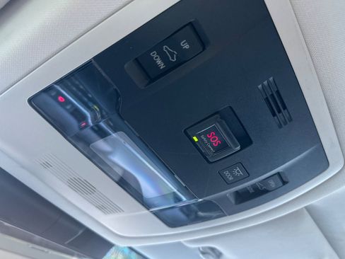 Certified 2019 Lexus ES 300h w/ Luxury Package image 22