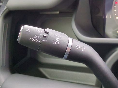 Certified 2024 Land Rover Defender 130 X-Dynamic SE image 29