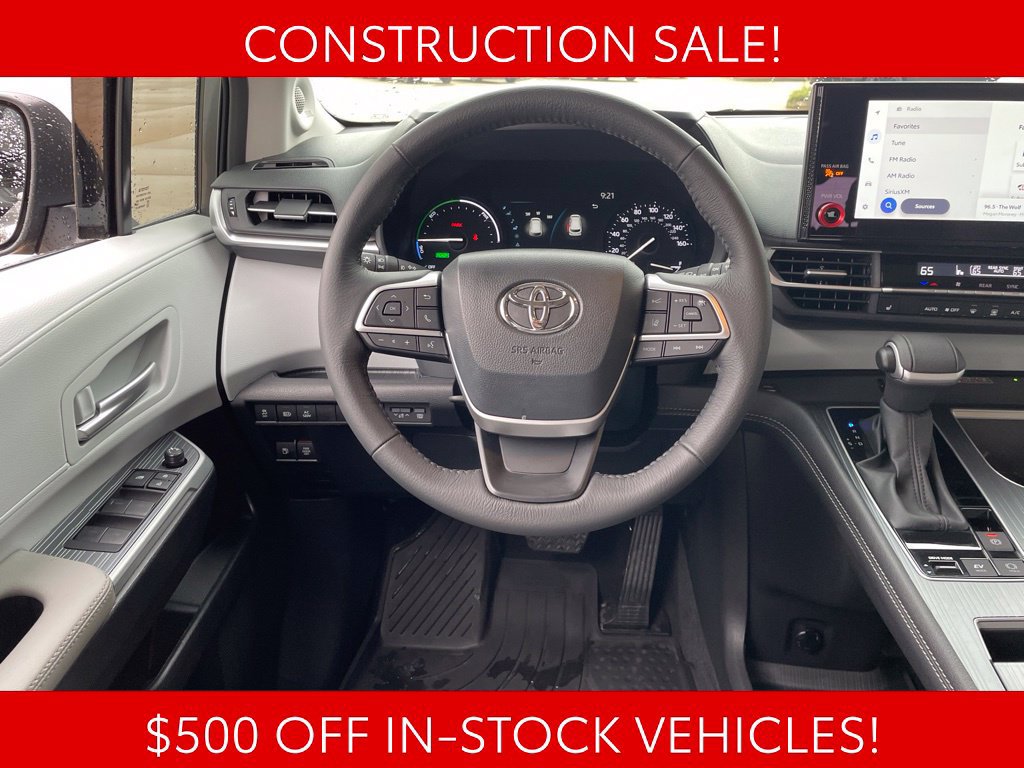 Used 2026 Toyota Sienna XLE AWD/4WD image 12