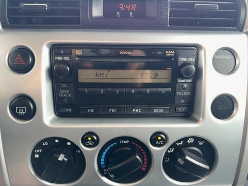 Used 2007 Toyota FJ Cruiser 4WD image 9