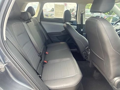 Used 2024 Volkswagen Taos SE FWD image 11