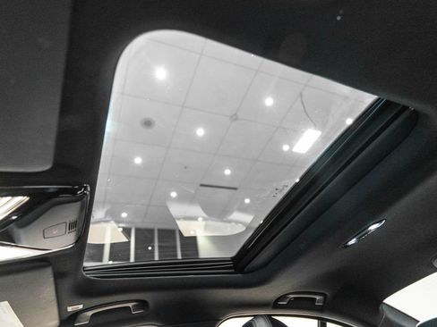 Used 2023 BMW 330i xDrive Sedan w/ Premium Package AWD/4WD image 23
