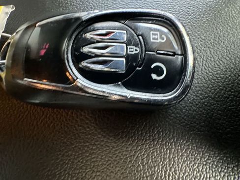 Used 2025 Buick Envista Preferred w/ Advanced Safety Package FWD image 28