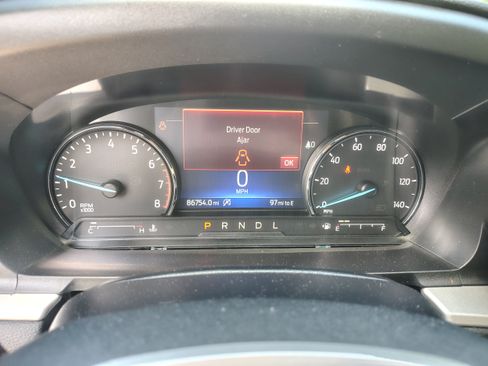 Used 2021 Ford Explorer XLT AWD/4WD image 30