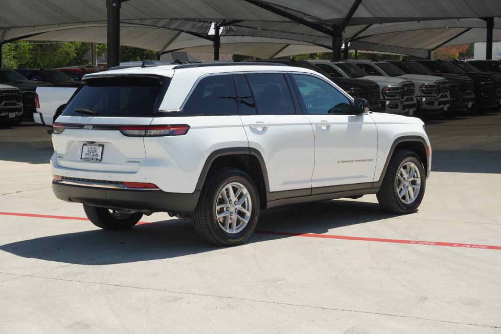 Used 2025 Jeep Grand Cherokee Laredo X AWD/4WD image 5