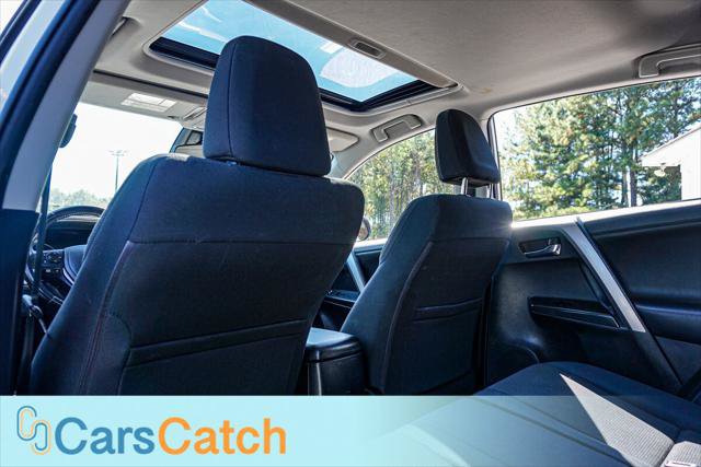 Used 2017 Toyota RAV4 XLE FWD image 32