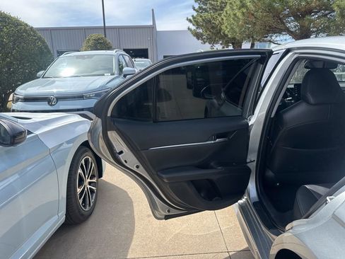 Used 2022 Toyota Camry XSE FWD image 13