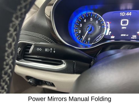 Used 2022 Chrysler Pacifica Limited FWD image 44