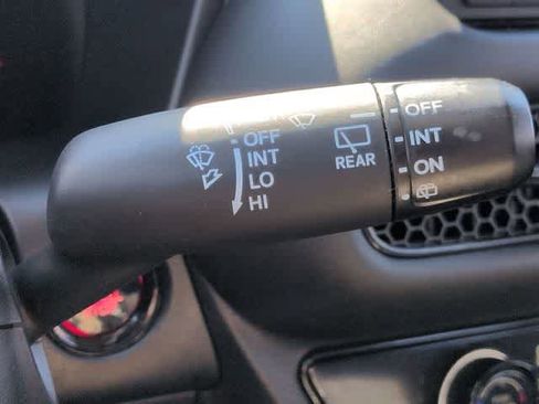 Used 2023 Honda HR-V LX image 26