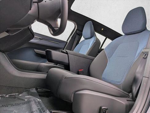 New 2026 Volvo EX30 Ultra w/ Climate Package image 4