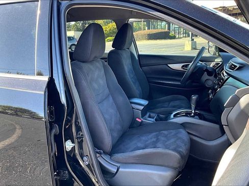 Used 2015 Nissan Rogue SV image 8