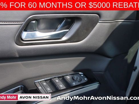 New 2025 Nissan Pathfinder SL image 13