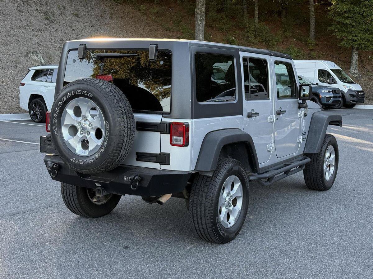 Used 2012 Jeep Wrangler Unlimited Sport AWD/4WD image 5