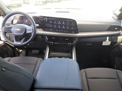 New 2026 Chevrolet Suburban LS image 15