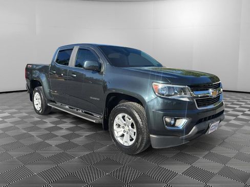 Used 2017 Chevrolet Colorado LT w/ LT Convenience Package AWD/4WD image 2