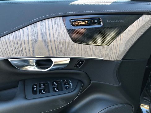 Used 2022 Volvo XC90 T6 Inscription w/ Advanced Package image 12