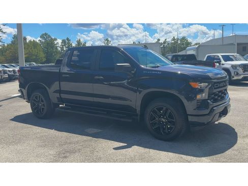 Certified 2023 Chevrolet Silverado 1500 Custom AWD/4WD image 2