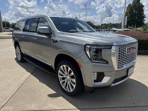 Used 2024 GMC Yukon XL Denali RWD image 3